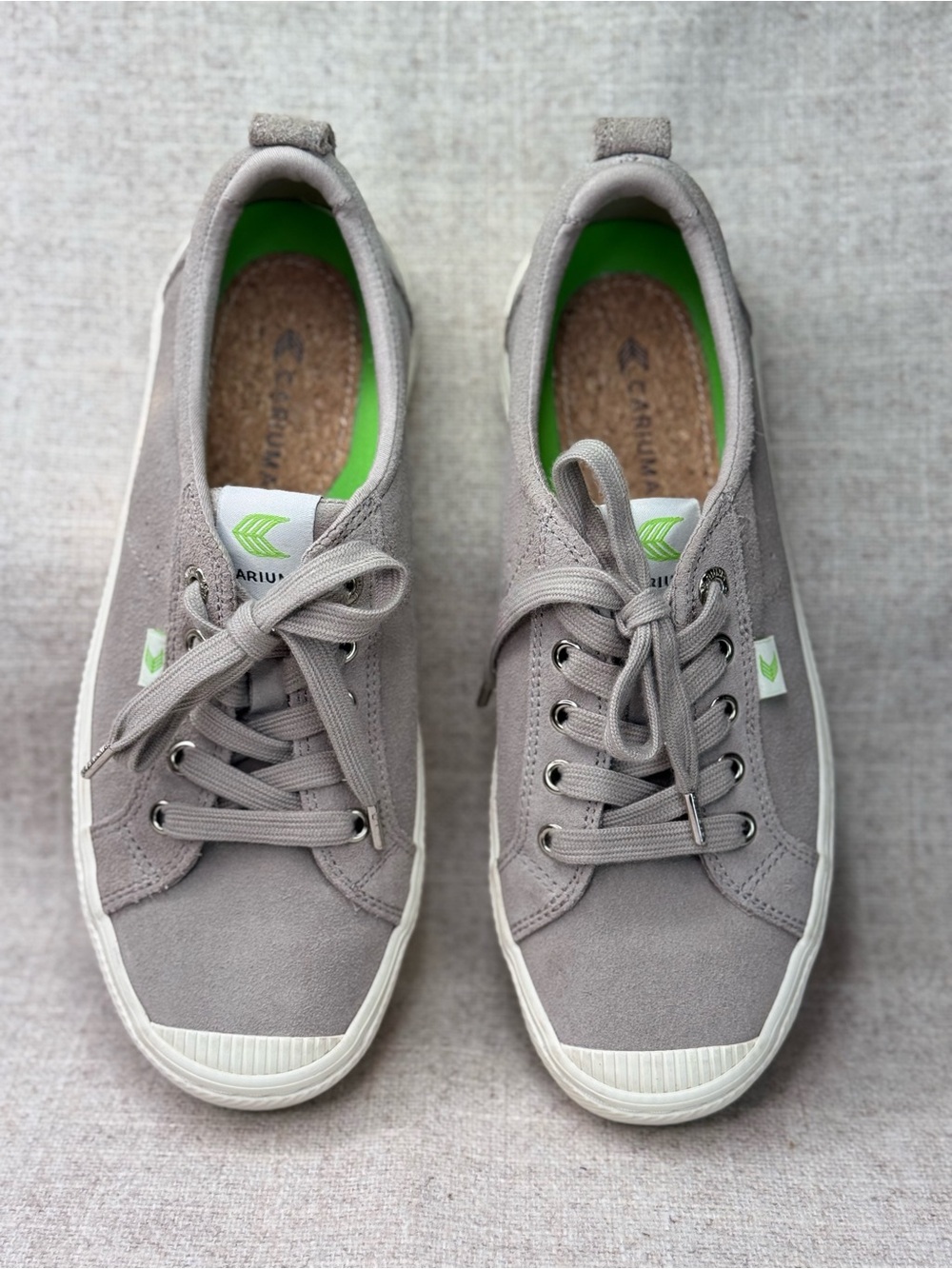 Cariuma OCA Low Shoes women's sz 8.5 gray suede lace-up casual sneakers